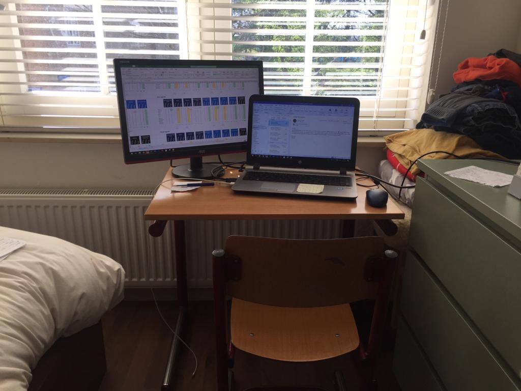 True Legends werkt thuis met… Chris!